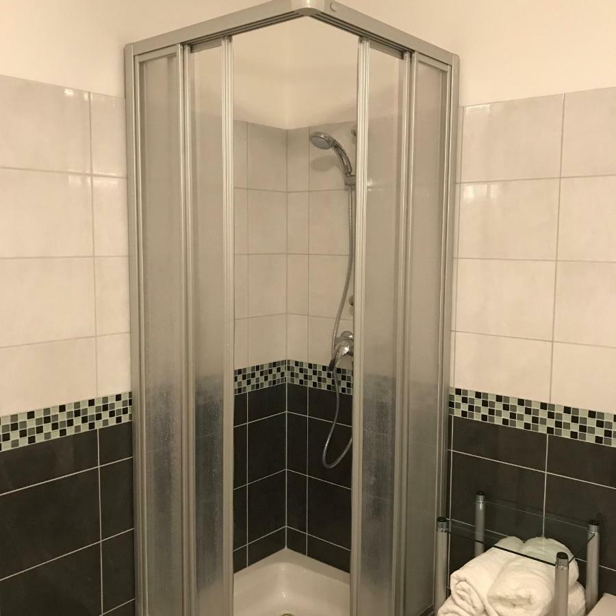 Lg Lovely Apartment Stockerau Zewnętrze zdjęcie