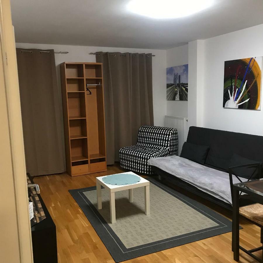 Lg Lovely Apartment Stockerau Zewnętrze zdjęcie