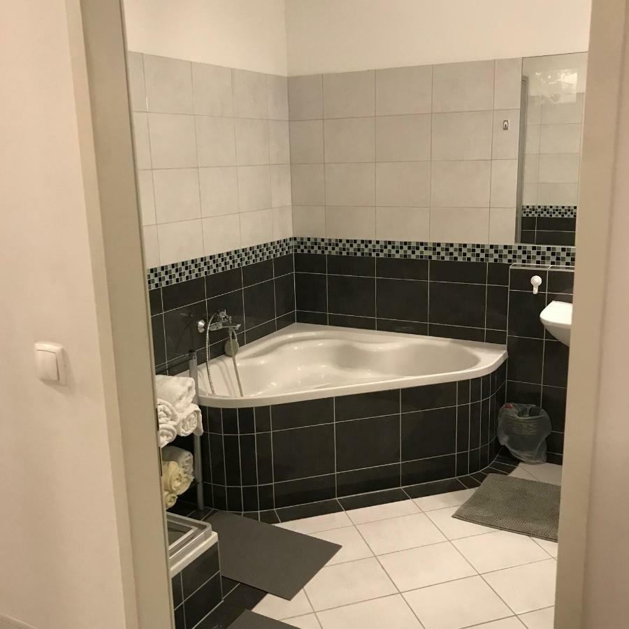Lg Lovely Apartment Stockerau Zewnętrze zdjęcie